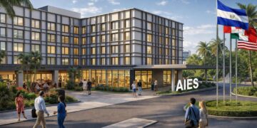 Colocan primera piedra del primer hotel en el aeropuerto salvadoreño
