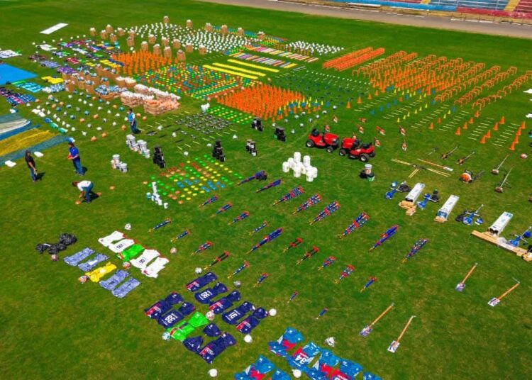 Santa Ana fortalece sus escuelas deportivas con nueva entrega de equipamiento