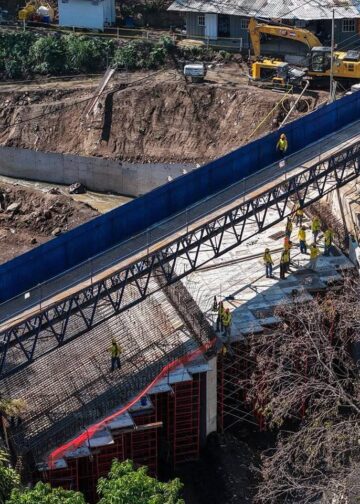 Avanza obra de paso de 28 metros para mejorar acceso en Villa Lourdes