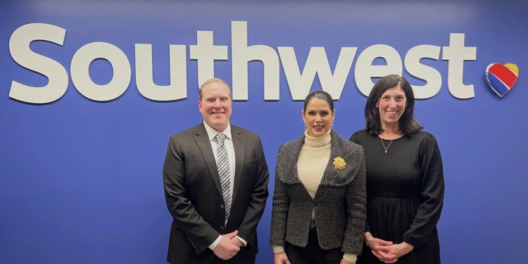 El Salvador apuesta por atraer a Southwest Airlines, afirma embajadora Milena Mayorga