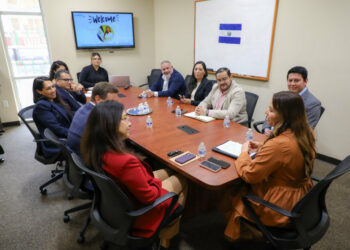 El Salvador impulsa oportunidades para connacionales en Fresno