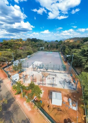 Gobierno construye nuevo complejo deportivo en Morazán