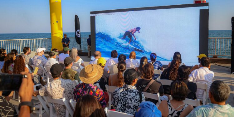 Documental “Olas y Raíces” resalta el auge del surf en El Salvador