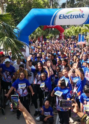 Miss Universo Fátima Bosch acompaña jornada dedicada a niños con síndrome de Down