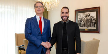 Presidente Bukele se reúne con el secretario del Tesoro de EE. UU. tras la cumbre Escudo de las Américas