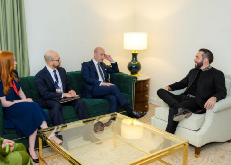 Presidente Bukele se reúne con funcionarios clave de EE. UU. para abordar seguridad, inversión y comercio