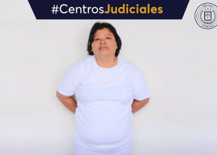 Mujer acusada de intento de homicidio y robo continuará en detención provisional