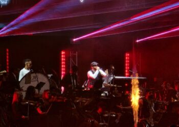 Yandel hace historia en El Salvador: El reguetón se vistió de gala bajo la lluvia