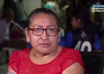 Madre víctima de pandillas agradece a Ernesto Castro y al presidente Bukele por proteger a su familia