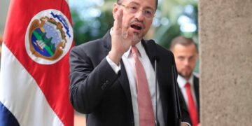 Costa Rica rompe relaciones con Cuba y cierra su embajada en La Habana