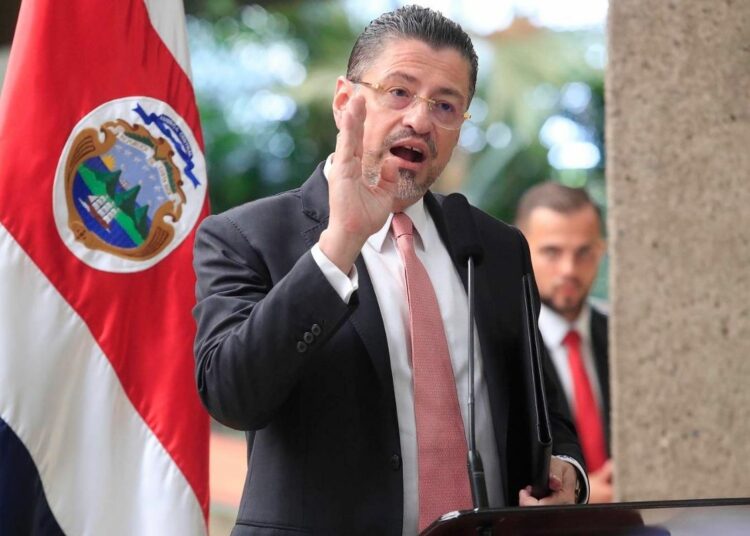 Costa Rica rompe relaciones con Cuba y cierra su embajada en La Habana