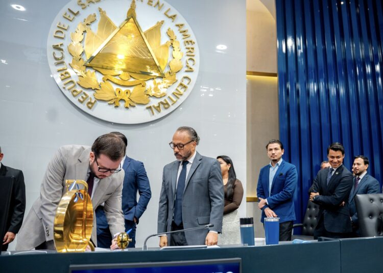 Asamblea estudia reforma para permitir cadena perpetua con amplio respaldo legislativo