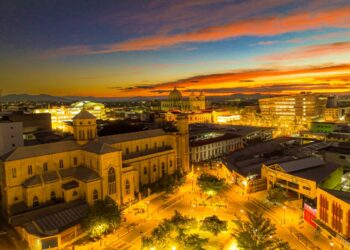 Centro Histórico de San Salvador se transforma con mejoras en seguridad, orden y modernización urbana