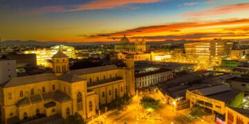 Centro Histórico de San Salvador se transforma con mejoras en seguridad, orden y modernización urbana