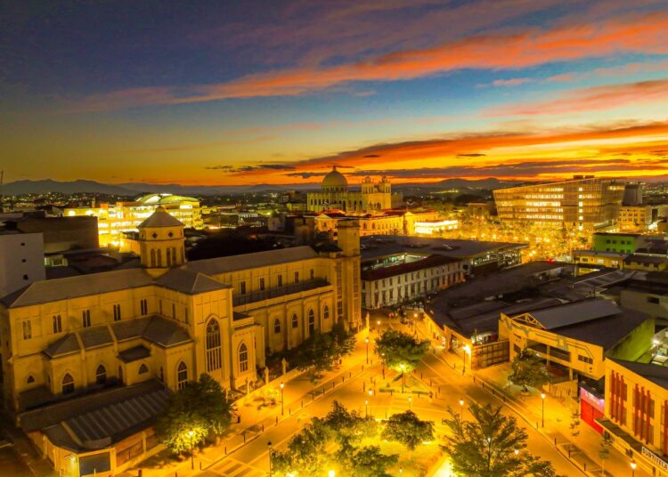 Centro Histórico de San Salvador se transforma con mejoras en seguridad, orden y modernización urbana