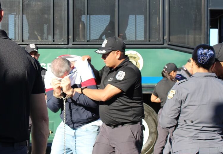 Costa Rica expulsa en un solo vuelo a 33 extranjeros tras operativo migratorio