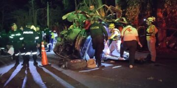 Accidente en carretera Litoral deja tres socorristas de Cruz Roja fallecidos
