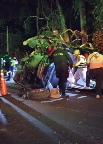 Accidente en carretera Litoral deja tres socorristas de Cruz Roja fallecidos