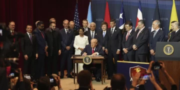 Trump firma coalición Escudo de las Américas con apoyo de líderes y presencia clave de Nayib Bukele