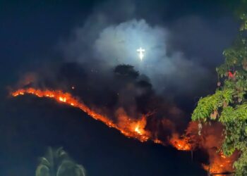 Alcalde de Santa Ana denuncia vandalismo y exige justicia tras incendio en el Cerro Tecana