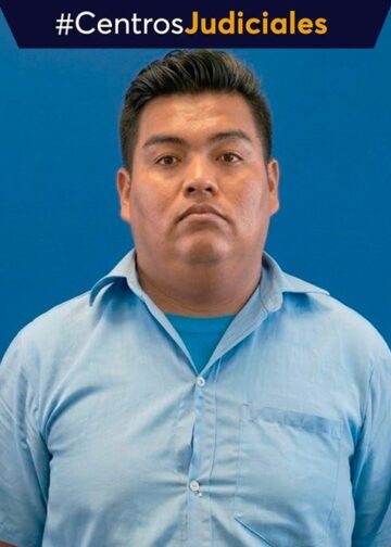 Ordenanza acusado de grabar a policías en duchas pasará a detención provisional