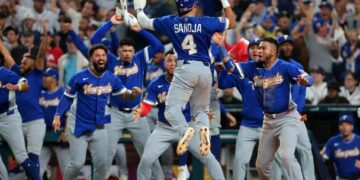 Venezuela celebra su primer título en el Clásico Mundial de Béisbol tras vencer a Estados Unidos