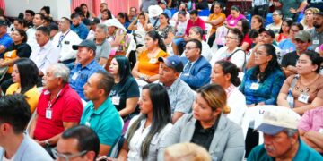 Entregan escrituras a familias afectadas por Argoz y avanzan en la regularización de propiedades en el país