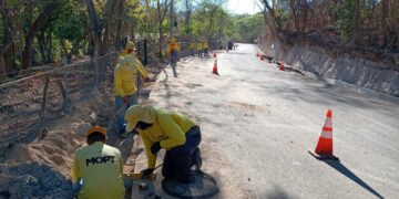 Construyen puente de 31 metros como parte de la pavimentación de 9.29 kilómetros en Yayantique