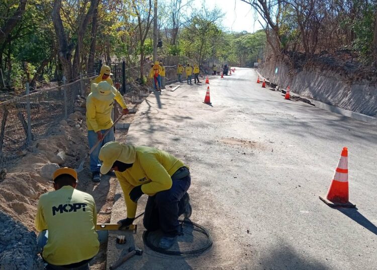 Construyen puente de 31 metros como parte de la pavimentación de 9.29 kilómetros en Yayantique