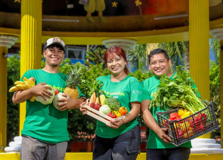 Agromercados extienden horarios en Semana Santa para facilitar compras