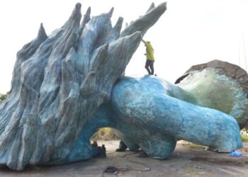 Nayib Bukele desmontó monumento: «Eliminar lo horrible es imprescindible», destacó