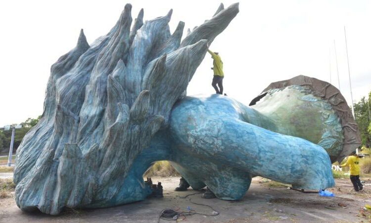 Nayib Bukele desmontó monumento: «Eliminar lo horrible es imprescindible», destacó