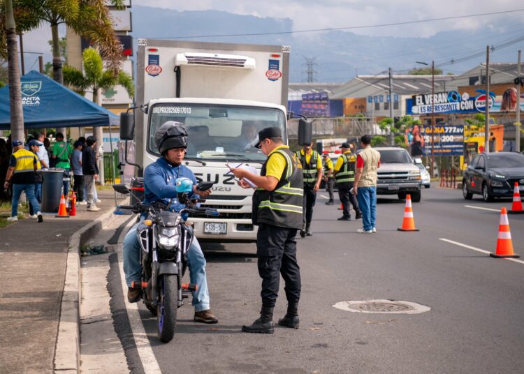 Controles vehiculares se refuerzan en Semana Santa ante alta afluencia de turistas en el país