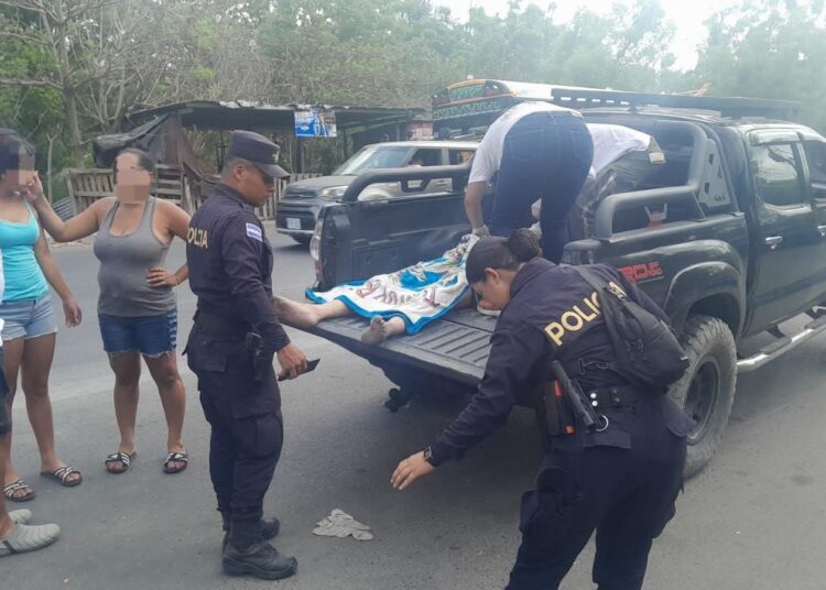 Hombre muere tras ser arrastrado por corriente en playa Los Pinos, en La Libertad