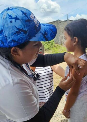 El Salvador refuerza vacunación y vigilancia ante casos importados de sarampión