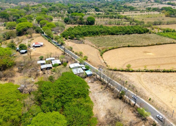 Avanza pavimentación de 9 kilómetros que conectará mejor a San Agustín en Usulután