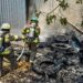 Bomberos controlan incendio de llantas en desuso en Acajutla sin reportar víctimas