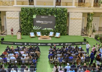 El Salvador inaugura el SovAI Summit 2026 y apuesta por liderar la inteligencia artificial en la región