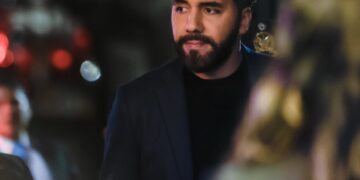 Presidente Bukele acompaña homenaje póstumo a destacado empresario salvadoreño