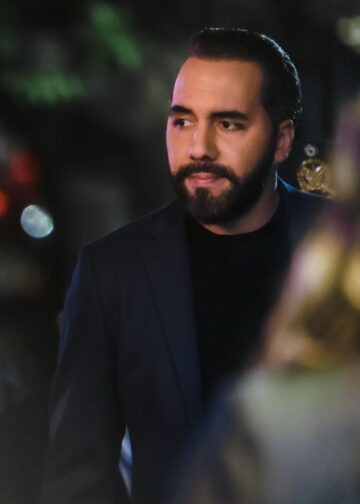 Presidente Bukele acompaña homenaje póstumo a destacado empresario salvadoreño