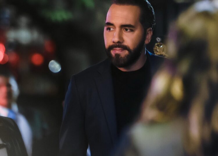 Presidente Bukele acompaña homenaje póstumo a destacado empresario salvadoreño