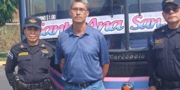 Capturan a busero que golpeó a motociclista tras incidente de tráfico