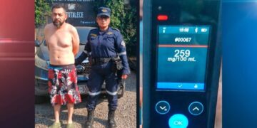 Conductor ebrio atropella a mujer y es capturado tras intentar huir en Santa Ana