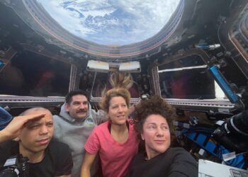 Tripulación de ARTEMIS II completa misión y vuelve a la tierra