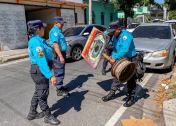 Operativo en San Salvador busca garantizar el paso libre en vías y aceras