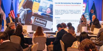Aduanas destaca avances en cumplimiento y uso de tecnología para fortalecer el comercio seguro en El Salvador