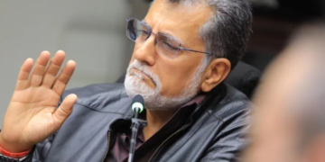 Juzgado amplía investigación contra exdiputado Schafik Hándal por seis meses y acepta acusación