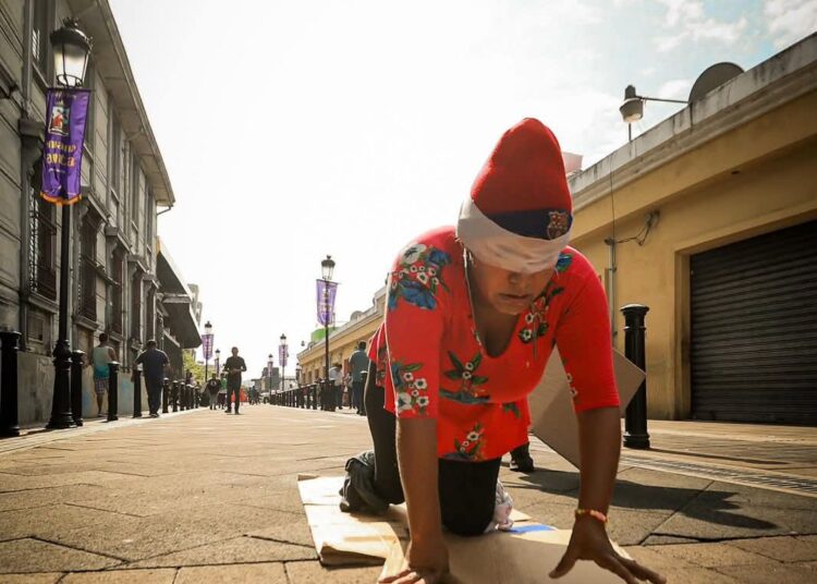 Fe y sacrificio marcan la peregrinación de fieles hacia El Calvario en Viernes Santo