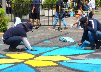 Mega alfombra del Centro Histórico entra en su fase final