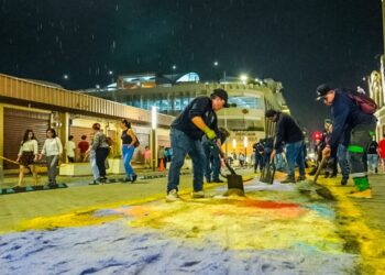 Equipos municipales limpian el Centro Histórico tras multitudinaria procesión del Santo Entierro